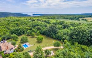 Three-Bedroom Holiday Home In Valtura