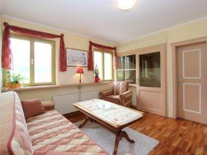 Apartment Neukirchen near Ski Slopes