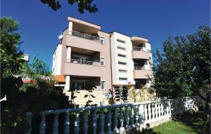 Beautiful Apartment In Bibinje With Wifi, 2 Bedrooms And Outdoor Swimming Pool