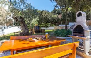 Beautiful Apartment In Pula With Wifi