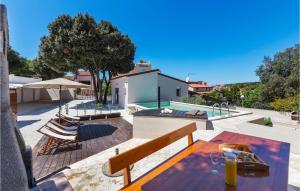 Beautiful Apartment In Pula With Wifi