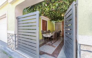 2 Bedroom Cozy Apartment In Pula 
