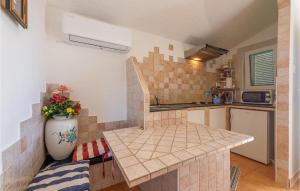 Lovely Apartment In Vir