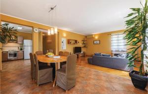 3 Bedroom Gorgeous Home In Putini