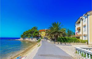 Beautiful Apartment In Banjol With Wifi 