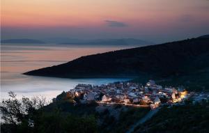 Gorgeous Apartment In Stinica