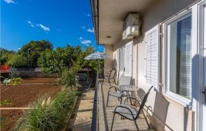 2 Bedroom Stunning Home In Omisalj 