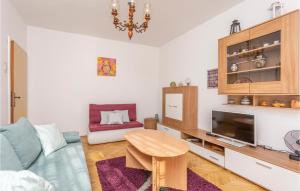 2 Bedroom Stunning Home In Omisalj