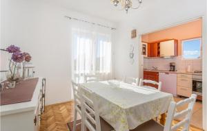 2 Bedroom Stunning Home In Omisalj