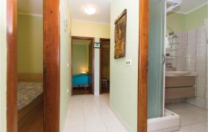 3 Bedroom Gorgeous Apartment In Blato