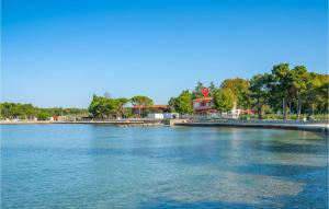 Beautiful Apartment In Umag With 3 Bedrooms And Wifi