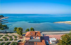 Beautiful Apartment In Umag With 3 Bedrooms And Wifi