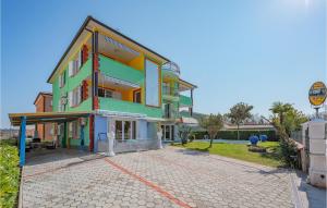 Pet Friendly Apartment In Duba