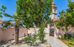 Stunning Apartment In Fazana With House Sea View 