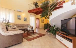 3 Bedroom Amazing Home In Pula