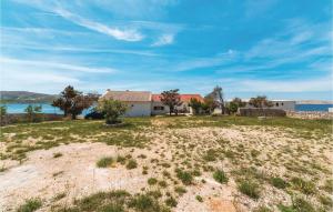 Cozy Apartment In Kustici With Wifi