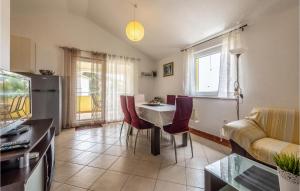 Lovely Apartment In Rogoznica With Kitchen 