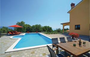 Stunning Home In Labin With 3 Bedrooms, Wifi And Outdoor Swimming Pool