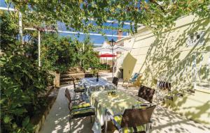 Three-Bedroom Apartment In Zaton Veliki