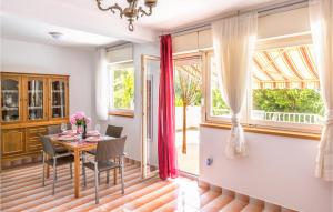 Two-Bedroom Apartment In Tucepi