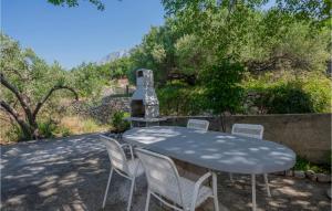 Two-Bedroom Apartment In Tucepi