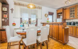 Amazing Apartment In Polje With 2 Bedrooms And Wifi