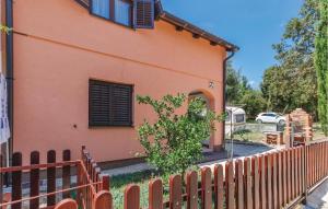 2 Bedroom Amazing Apartment In Pavicini 