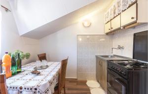 2 Bedroom Amazing Apartment In Pavicini