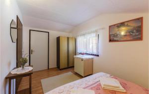 2 Bedroom Amazing Apartment In Pavicini