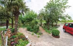 3 Bedroom Awesome Apartment In Bilice 