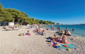 Beautiful Apartment In Biograd With Kitchen