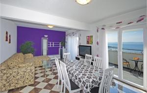 Two-Bedroom Apartment Makarska With Sea View 06