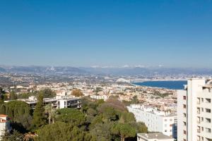 Le Chambord Stylish 2-bedroom apartment with breathtaking view in Antibes!