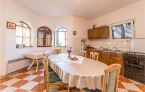 Nice Home In Sukosan With Kitchen