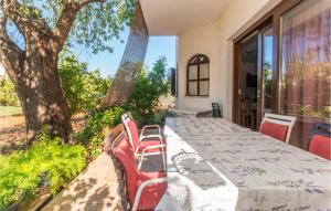 Nice Home In Sukosan With Kitchen