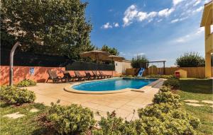 Cozy Home In Medulin With Kitchen