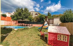 Cozy Home In Medulin With Kitchen