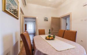 Nice Apartment In Banjole With 2 Bedrooms And Wifi