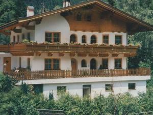 Apartment in Mayrhofen near Penkenbahn Cable Car