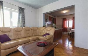 2 Bedroom Amazing Apartment In Dracevac Ninski 