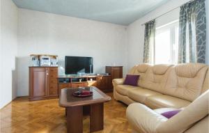 2 Bedroom Amazing Apartment In Dracevac Ninski 