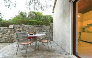 Amazing Home In Kneze With 1 Bedrooms And Wifi