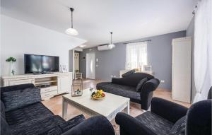 3 Bedroom Stunning Home In Lovrecica