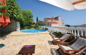 Amazing Apartment In Okrug Gornji With Wifi 