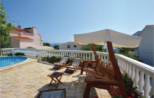 Two-Bedroom Apartment Okrug Gornji With Sea View 08