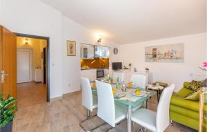 Awesome Apartment In Peracko Blato With 2 Bedrooms, Wifi And Jacuzzi