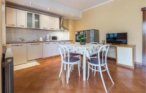 Beautiful Apartment In Porec With 2 Bedrooms And Wifi