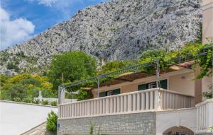 Stunning Apartment In Omis With Wifi