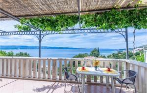 Apartment Omis With Sea View Iii