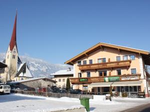 Stylish Flats in Uderns near Ski Lifts